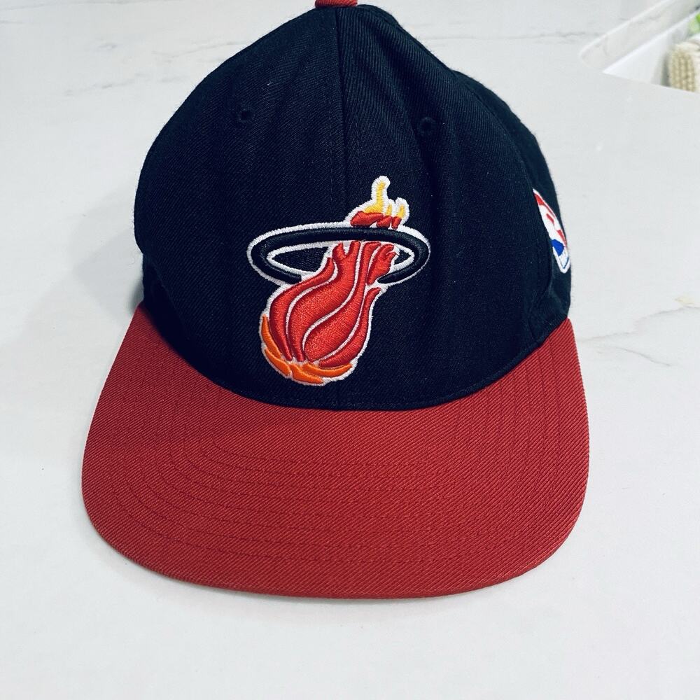Mitchell & Ness Miami Heat Hardwood Classics Snapback Hat Wool Cap Red Black